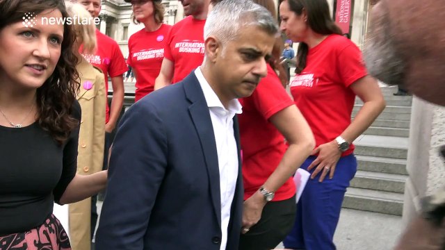Heckler confronts Sadiq Khan in London