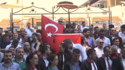 Avukatlar Darbe Girişimine Tepki Gösterdi