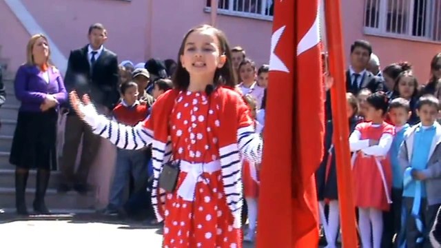 23 Nisan 2013 Programı- İstiklal Marşı Şiir Okuma - 4. sınıf Öğrencisi