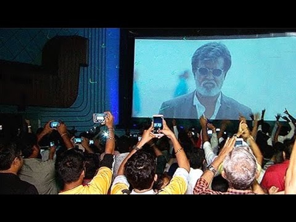 KABALI: Rajnikant's Crazy FANS Dancing & Whistling in Theatres On His Entry Scene