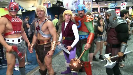 Short haired Cara Delevingne talks sci-fi at Comic-Con