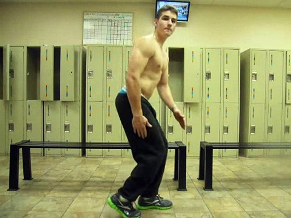 bodybuilder - natural bodybuilding posing - 17 years old