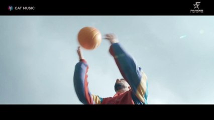 JO - Cu un picior in rai (Official Video)