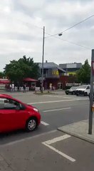 Attentats Munich : un homme sort du Macdo et tire dans la rue