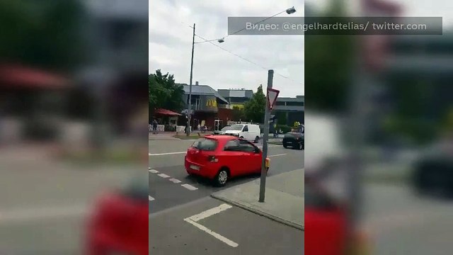 Начало стрельбы по людям в Мюнхене 22.07.16.