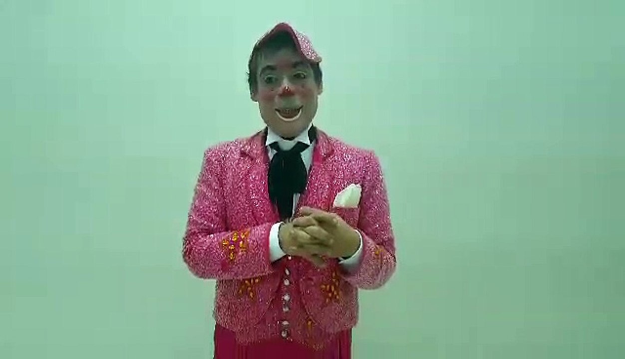 Pitillo saluda a los seguidores de Karibeña