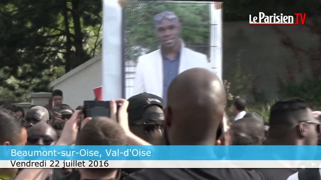 Marche blanche à Beaumont-sur-Oise : la famille d'Adama Traoré réclame justice