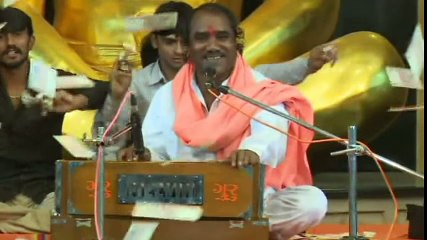 Best Hindi Bhajan By 'Ramdas Gondaliya' at Santwani Award 2015 ǀ Pu. Morari Bapu ǀ - YouTube_2