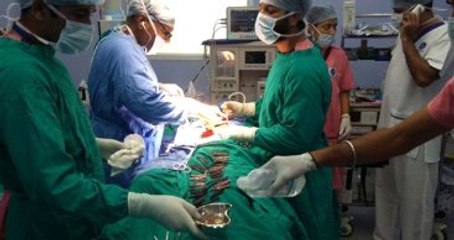 Midesinden Ameliyatla 40 Çakı Çıkarıldı