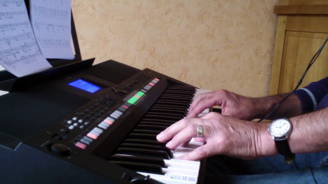 Il y a toujours un coin qui me rappelle REPRISE clavier