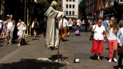 The Floating Man with Yoda Face. YOU CAN GUESS THE TRICK. London Street Performance