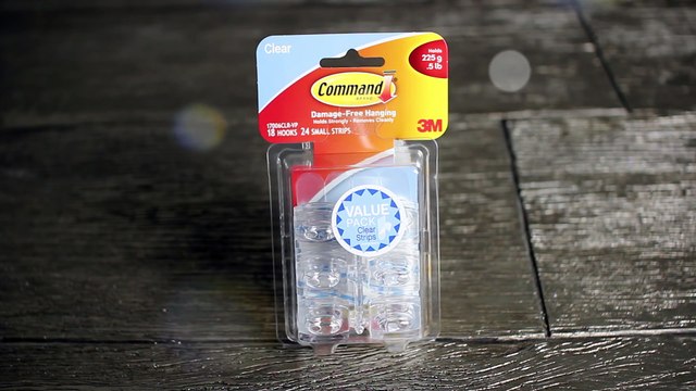 Cette femme accroche des guirlandes lumineuses sur son mur pour une raison vraiment géniale