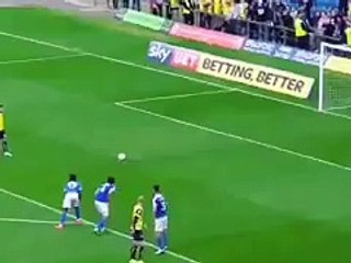 Penaltıyı attı kaleci ile dalga geçti