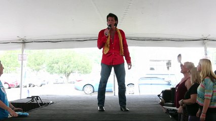 Ritchie Santa sings 'Steamroller Blues' Elvis Week 2016