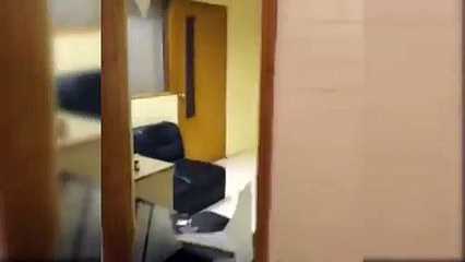 Shocking footage of ARY News Office Atta-cked By MQM in Karachi