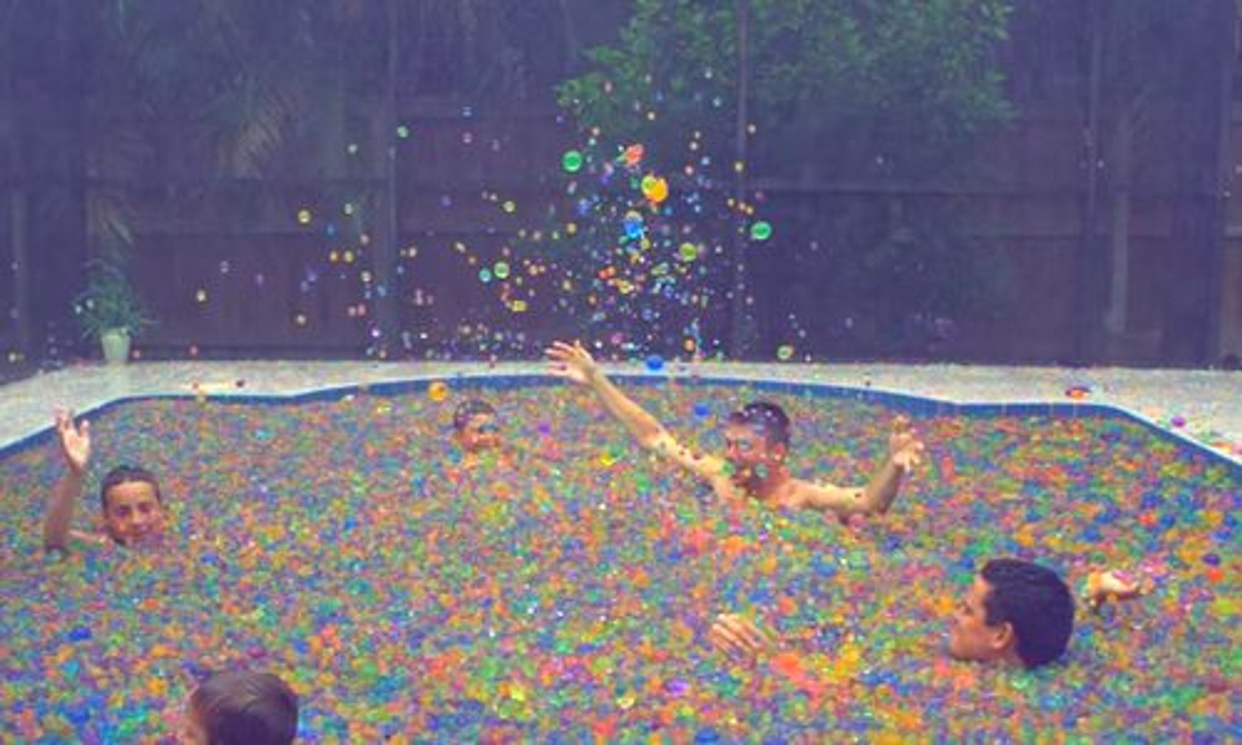 Imaginez 25 miilions de petite boules orbeez dans votre piscine