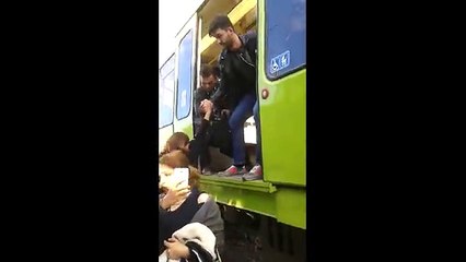 Bursa metrosunda bir rezalet daha!