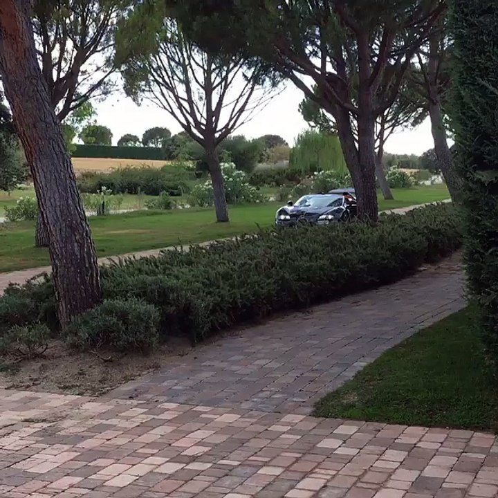 Cristiano Ronaldo de sortie dans sa Bugatti Veyron