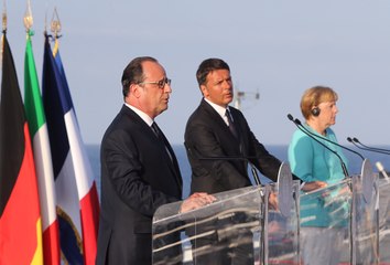 Point de presse conjoint à bord du porte-aeronefs Garibaldi