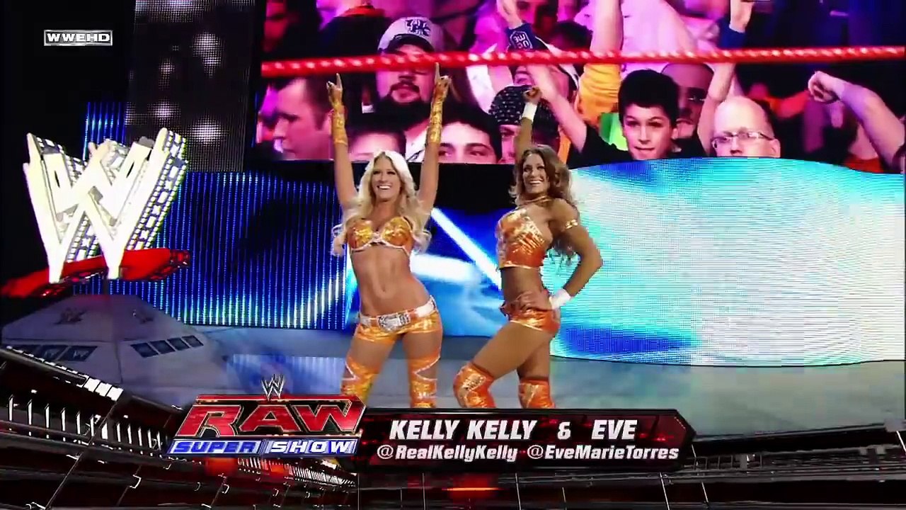 WWE RAW 01/02/2012 - Kelly Kelly & Eve Torres v.s The Bella Twins