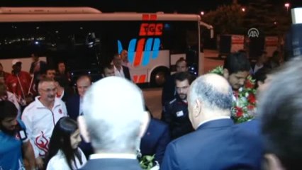 Olimpiyat Kafilesi Yurda Döndü