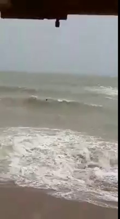 Never underestimate the dangers of strong winds and high waves.
