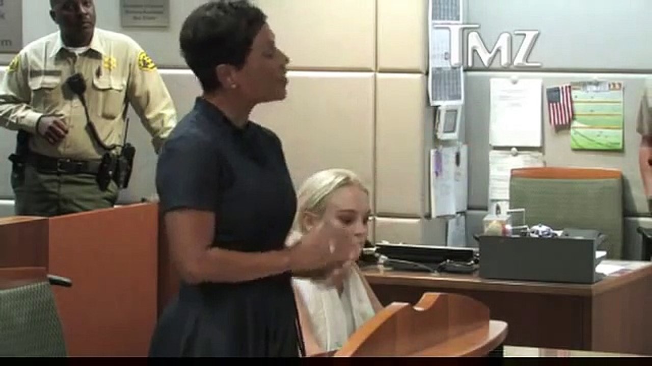 Lindsay Lohan HANDCUFFED in Court - 10-19-2011