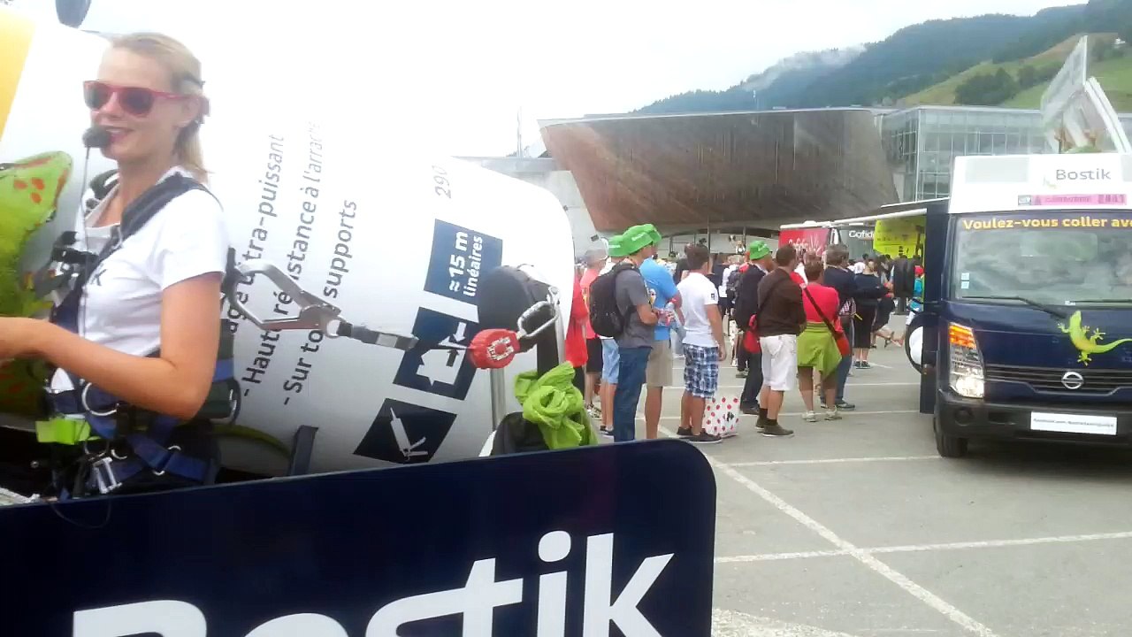 Départ de la caravane du Tour à Megève