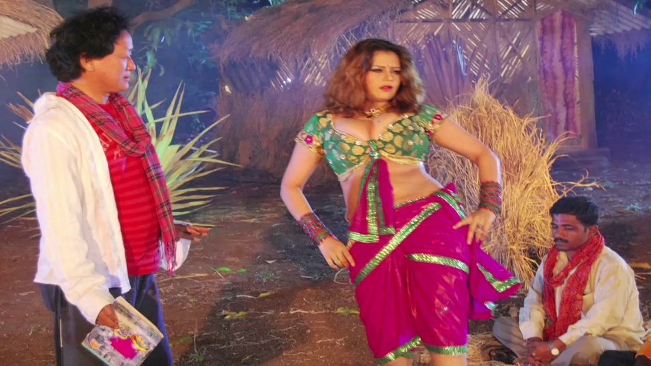 इस भोजपुरी अदाकारा ने  किया है, बी ग्रेड फिल्मों में काम! This actress worked in B grade film || News || Vianet Bollywood