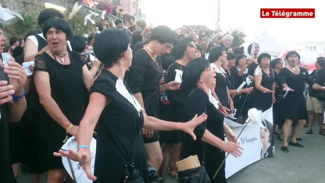 Douarnenez. Temps fête : Donnez-nous mille colombes...