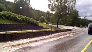 Flom mellom Otta og Kvam 10. juni 2011