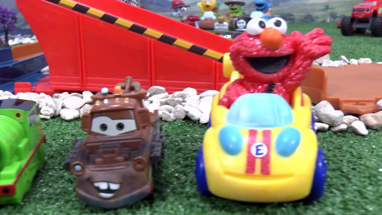 Wheels Shark race Minions and Thomas and Friends (1)