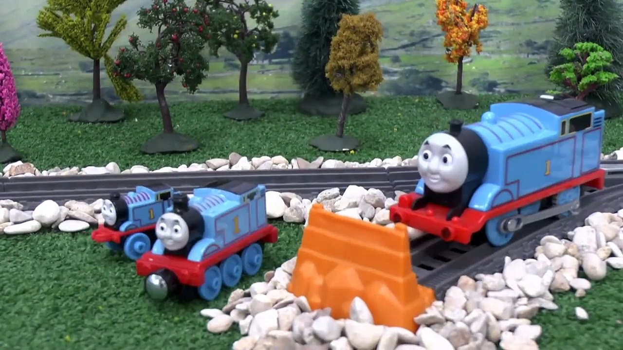 Wheels Shark race Minions and Thomas and Friends (9)