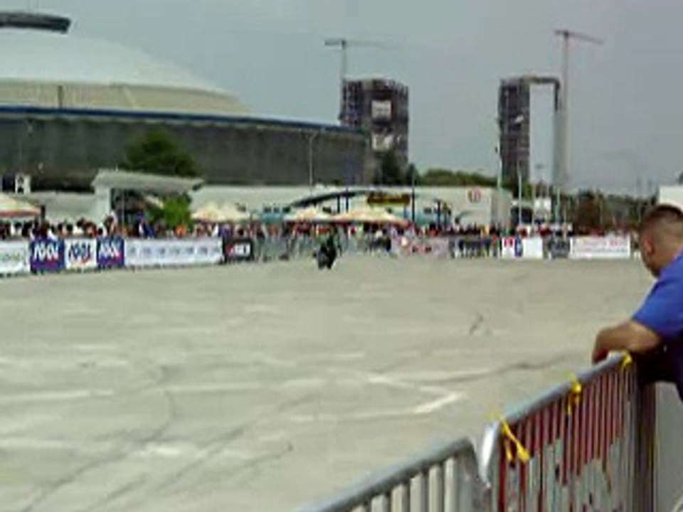 Tamas Tapai  moto warm up Stunt Ride 2009 Romania Part 2