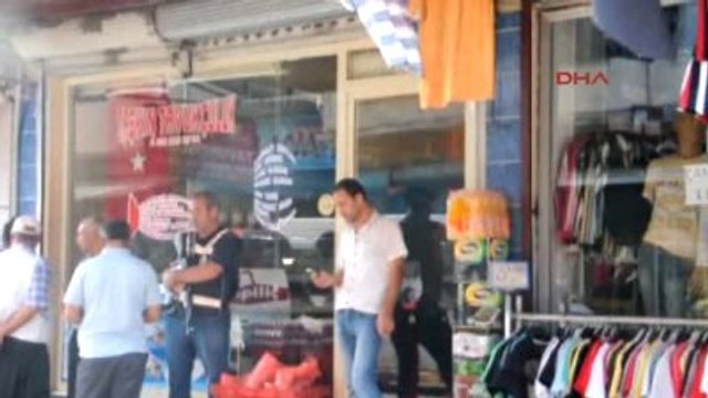 İslahiye'de Kapatılan Okula Türk Bayrağı Astılar