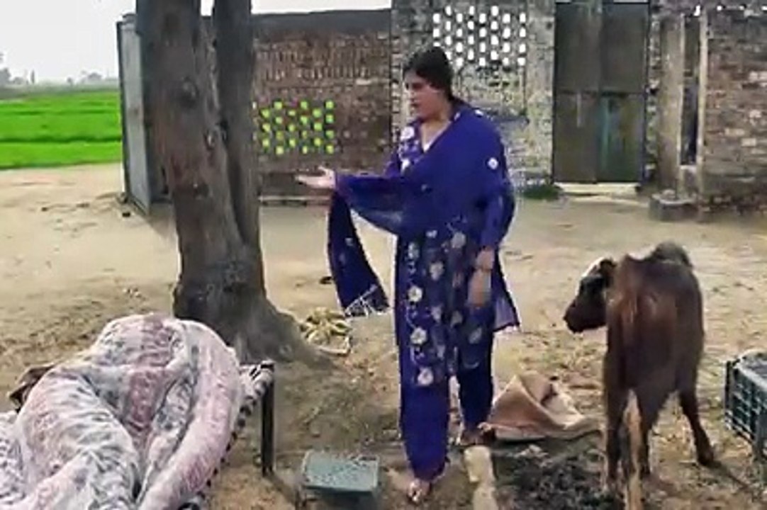 جب نشئ کو نشہ  نہئ ملتا تو کیا  کُُُرتاھئ