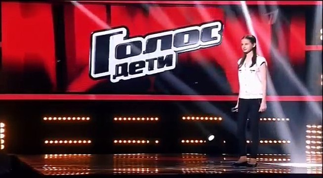 Armenian girl with amazing voice! The song Plava Laguna sang in Fifth Element Opera live!