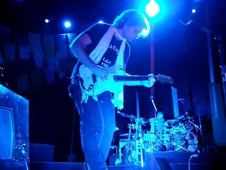 Philip Sayce with Melissa Etheridge 7-19-08 Lowell, MA