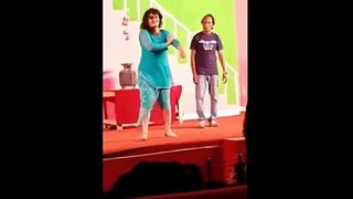 NEW LATEST PAKISTANI ACTRESS HOT STAGE MUJRA DANCE 2016