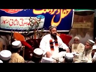 Peer Sahib Lambi Lambi Chorr Kar Apne Mureedon Ko Mamoon Banate Hue