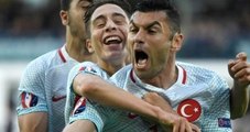Burak Yılmaz, Şenol Güneş'i Aradı: Hocam Beşiktaş'ta Oynarım