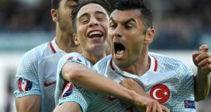 Burak Yılmaz, Şenol Güneş'i Aradı: Hocam Beşiktaş'ta Oynarım