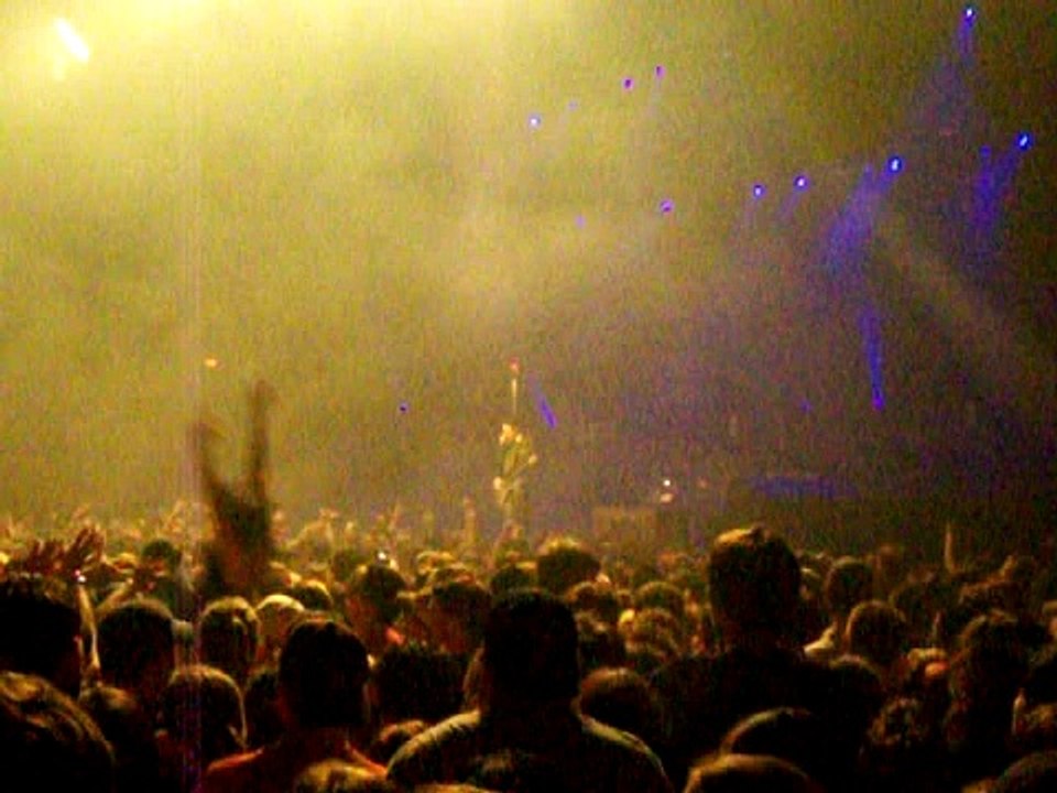 Breaking Benjamin, Wichita "Sweaty Pick Incident" 2-28-08