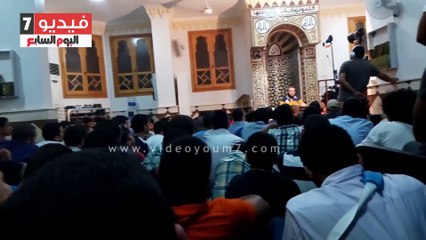 بالفيديو .. داعية سلفى يسيطر على مسجد بالإسكندرية بعيدا عن أعين الأوقاف