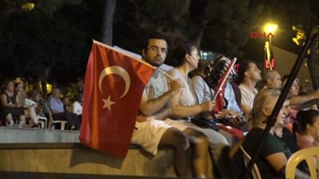 Antalya Vali Karaloğlu Cunta Conta Yakmıştır