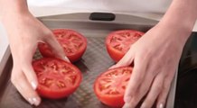 Colocou tomates numa forma e adicionou poucos ingredientes... O resultado é espantoso e delicioso!