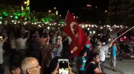 Turgutlu'da Halk yine sokakta: Darbeye karşı demokrasi nöbeti