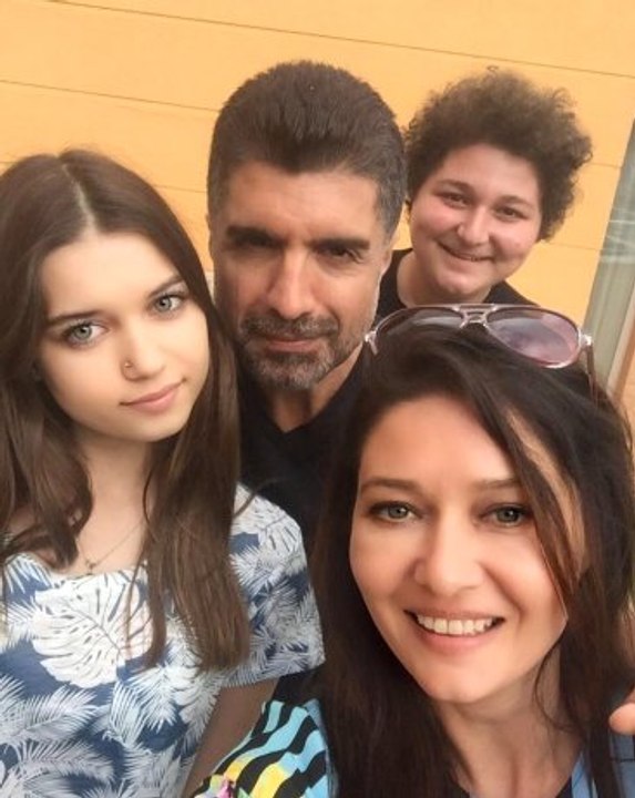 Özcan Deniz, Başrol Oyuncusunu Instagram'dan Buldu