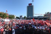 CHP'nin Çağrısıyla Taksim'de Toplanan Demokrasi Mitinginden İlk Görüntüler