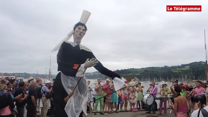 Douarnenez. Temps Fête. Toujours des quais animés (Le Télégramme)